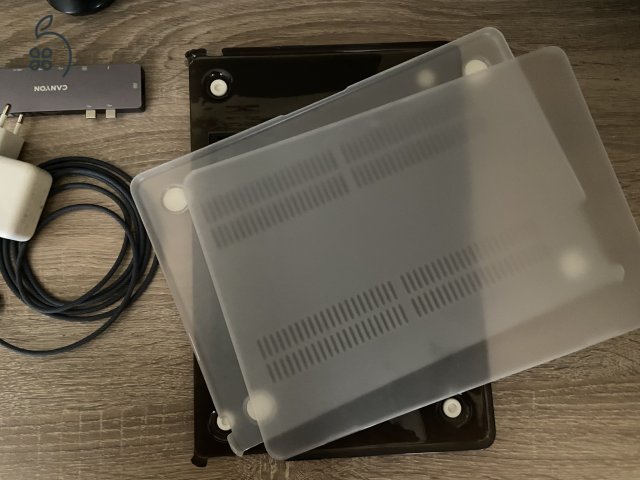 Apple MacBook Air, M2, 13.6