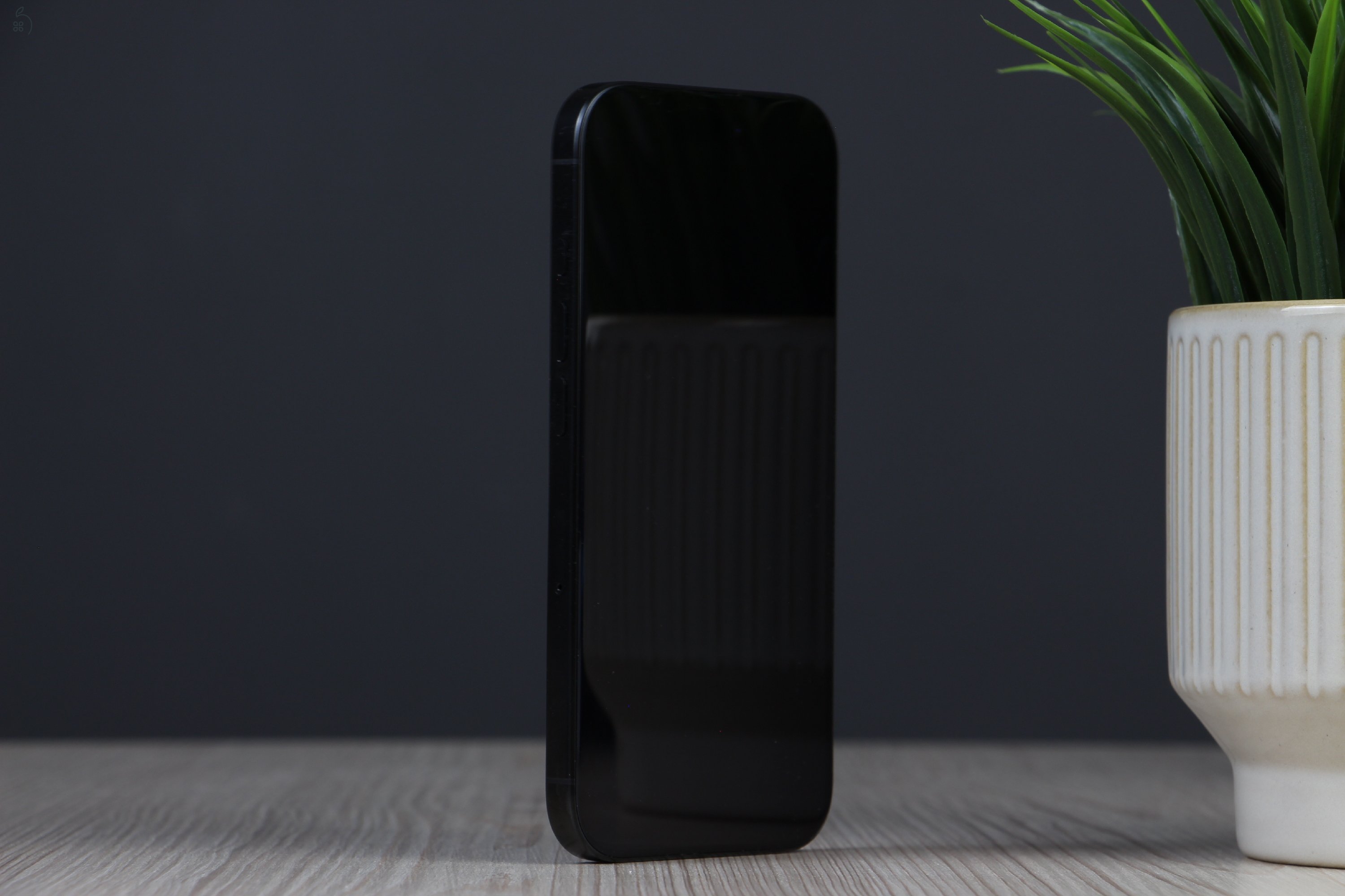 Apple iPhone 16 Pro 128GB asztrofekete A US-7307