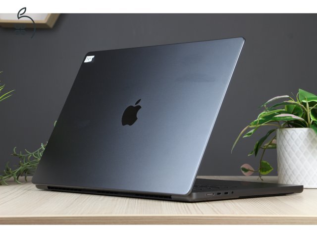 Apple Macbook Pro 16