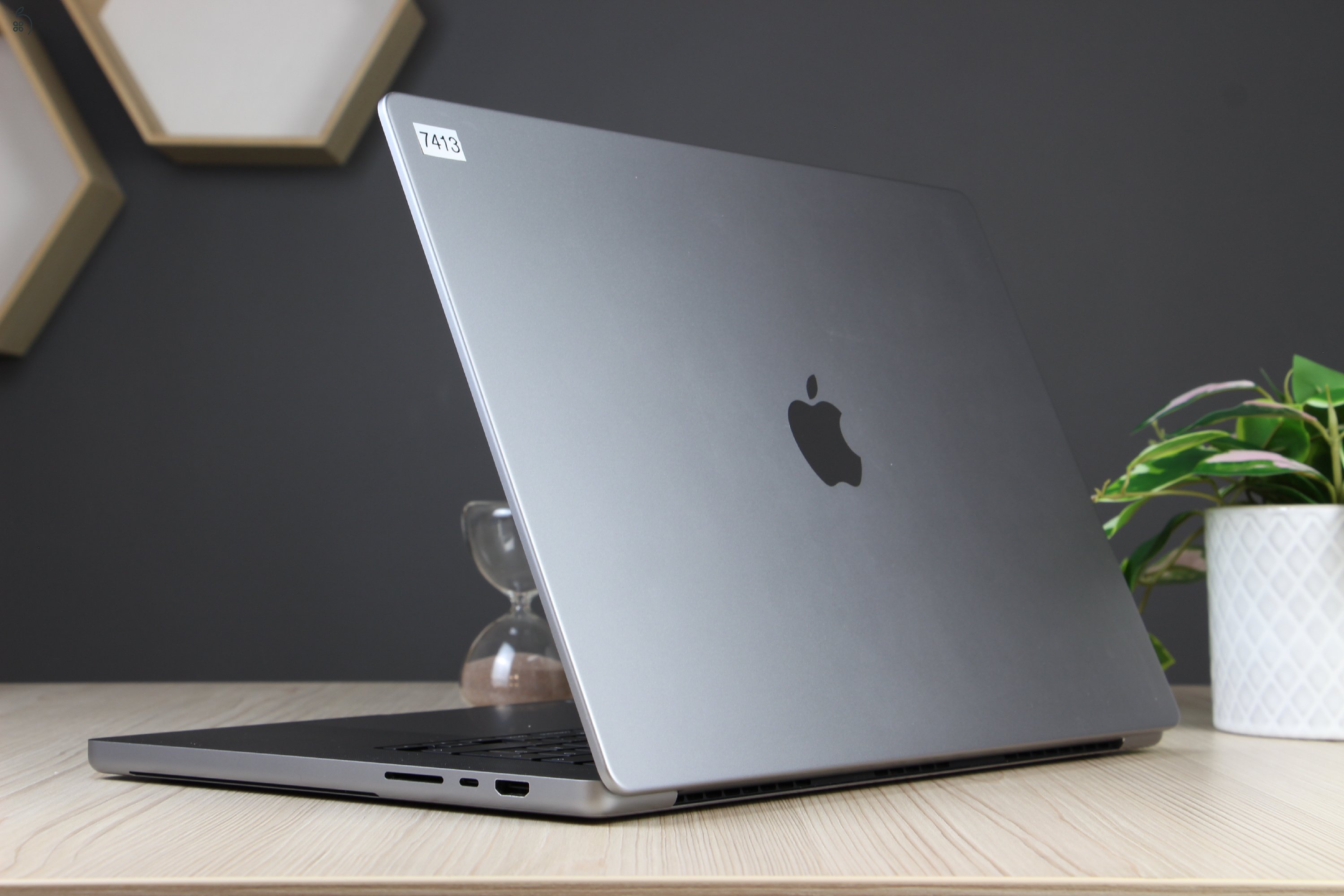 Apple Macbook Pro 16
