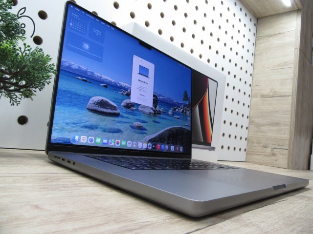 Apple MacBook Pro 16” (2021, M1 Pro) – Liquid Retina XDR + ProMotion 120 Hz, akár 21 óra – 16 GB RAM – 512 GB SSD – Használt, megkímélt – 581 ciklus / 86% akku – 3 hónap garancia
