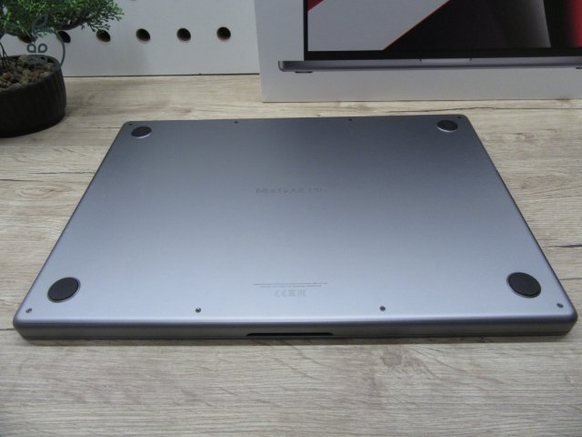 Apple MacBook Pro 16” (2021, M1 Pro) – Liquid Retina XDR + ProMotion 120 Hz, akár 21 óra – 16 GB RAM – 512 GB SSD – Használt, megkímélt – 581 ciklus / 86% akku – 3 hónap garancia