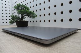 AKCIÓ!! Apple MacBook Pro 13” (2022, M2) – Retina, halk erő, akár 17 óra – 16 GB RAM – 500 GB SSD – Használt, szép állapot – 116 ciklus / 89% akku – 3 hónap garancia