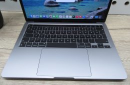 AKCIÓ!! Apple MacBook Pro 13” (2022, M2) – Retina, halk erő, akár 17 óra – 16 GB RAM – 500 GB SSD – Használt, szép állapot – 116 ciklus / 89% akku – 3 hónap garancia