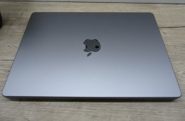 Apple MacBook Pro 14” (2021, M1 Pro) – Liquid Retina XDR + ProMotion 120 Hz, akár 17 óra – 32 GB RAM – 500 GB SSD – Használt, karcmentes – 305 ciklus / 84% akku – 3 hónap garancia
