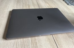 Apple Macbook Pro Retina 13
