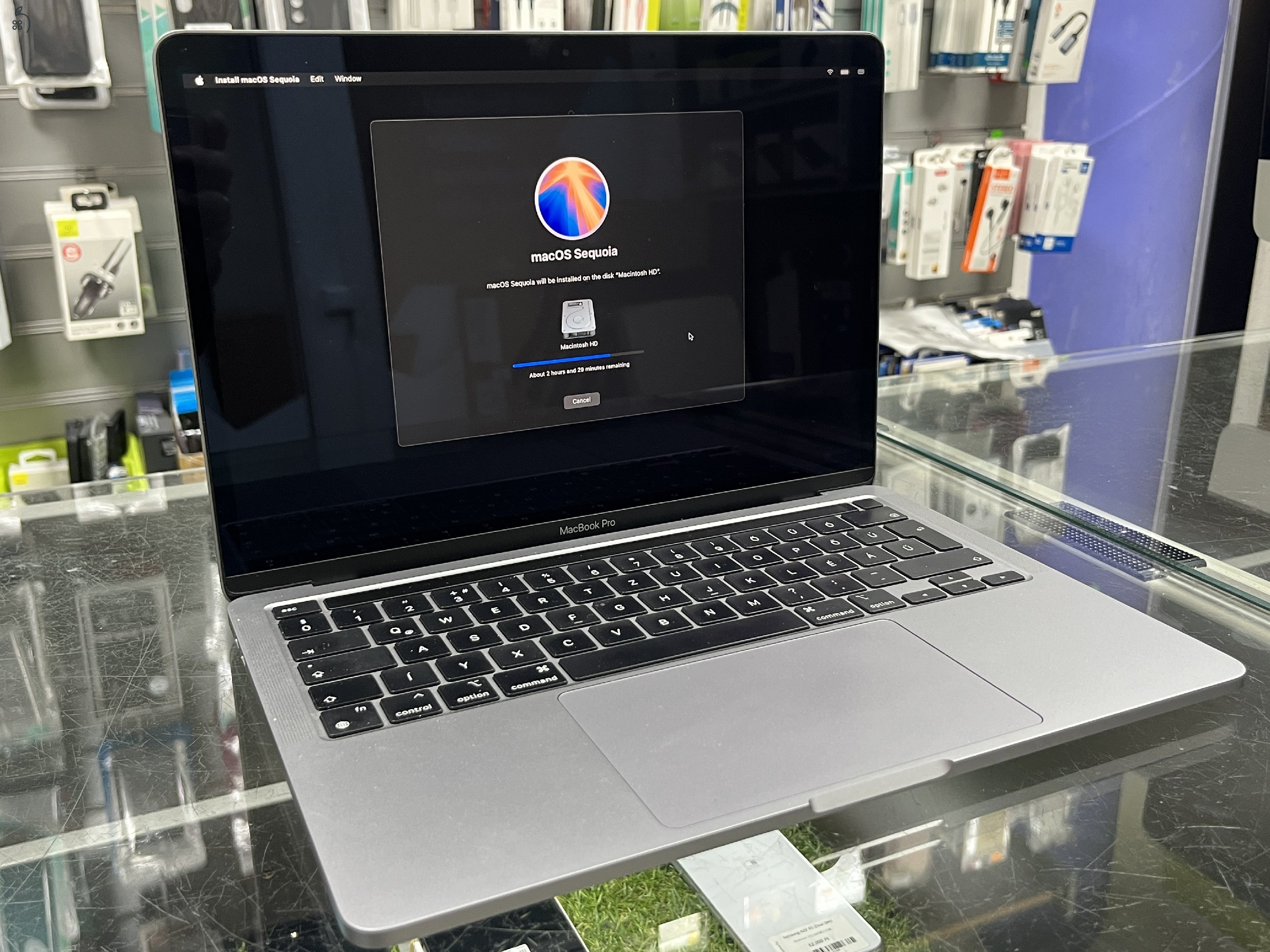 Kifogástalan, karcmentes , dobozos Macbook Pro M1 chipes gép, a képen láthatóan makulátlan állapotban.     91% akkuállapot, a legújabb Macos.     Dobozával, töltőjével, 6 hó garanciával, számlával, üzletből.     Beszámitás Lehetséges.     megrendelhe