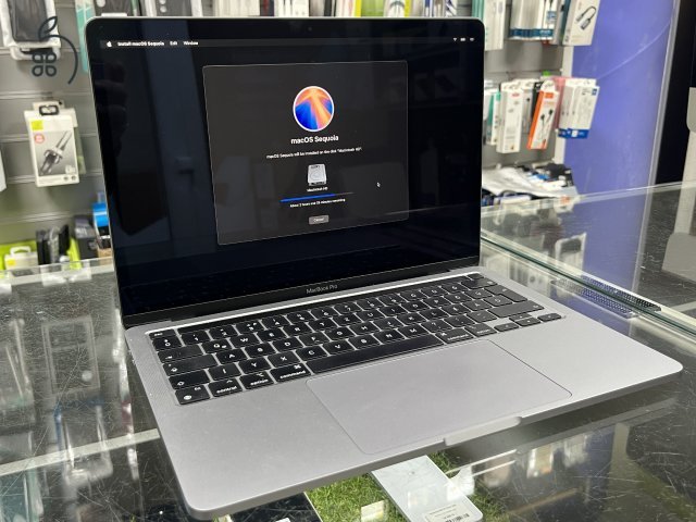 Kifogástalan, karcmentes , dobozos Macbook Pro M1 chipes gép, a képen láthatóan makulátlan állapotban.     91% akkuállapot, a legújabb Macos.     Dobozával, töltőjével, 6 hó garanciával, számlával, üzletből.     Beszámitás Lehetséges.     megrendelhe
