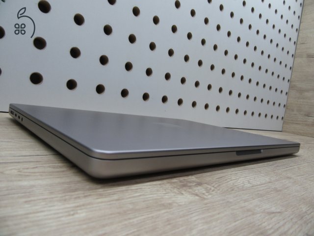 Apple MacBook Pro 14” (2021, M1 Pro) – Liquid Retina XDR + ProMotion 120 Hz, akár 17 óra – 16 GB RAM – 1 TB SSD – Használt, karcmentes – ~86% akku – 3 hónap garancia