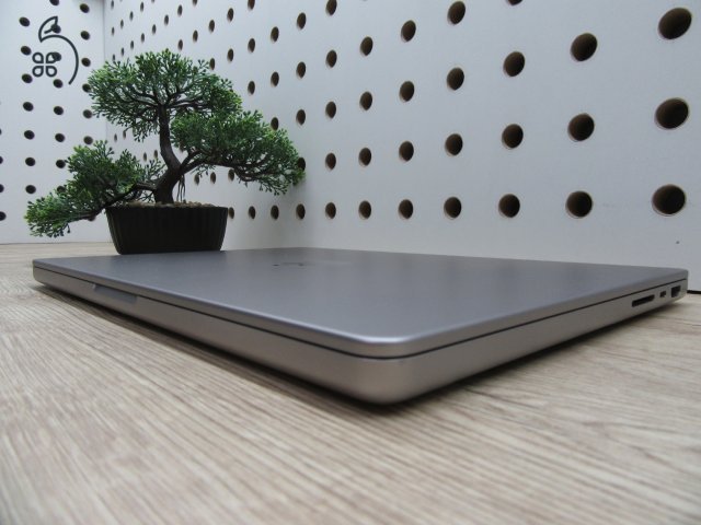Apple MacBook Pro 14” (2021, M1 Pro) – Liquid Retina XDR + ProMotion 120 Hz, akár 17 óra – 16 GB RAM – 1 TB SSD – Használt, karcmentes – ~86% akku – 3 hónap garancia