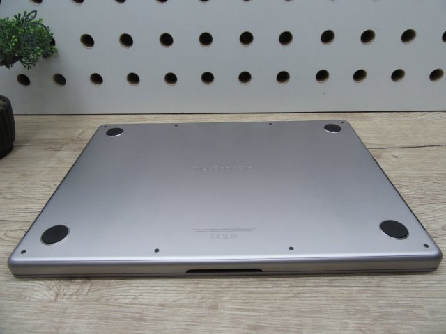 Apple MacBook Pro 14” (2021, M1 Pro) – Liquid Retina XDR + ProMotion 120 Hz, akár 17 óra – 16 GB RAM – 1 TB SSD – Használt, karcmentes – ~86% akku – 3 hónap garancia