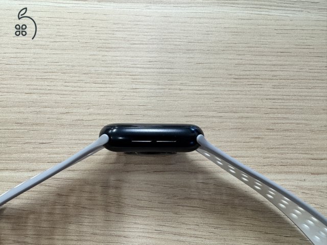 Apple Watch SE2 (2022) 40mm éjfekete