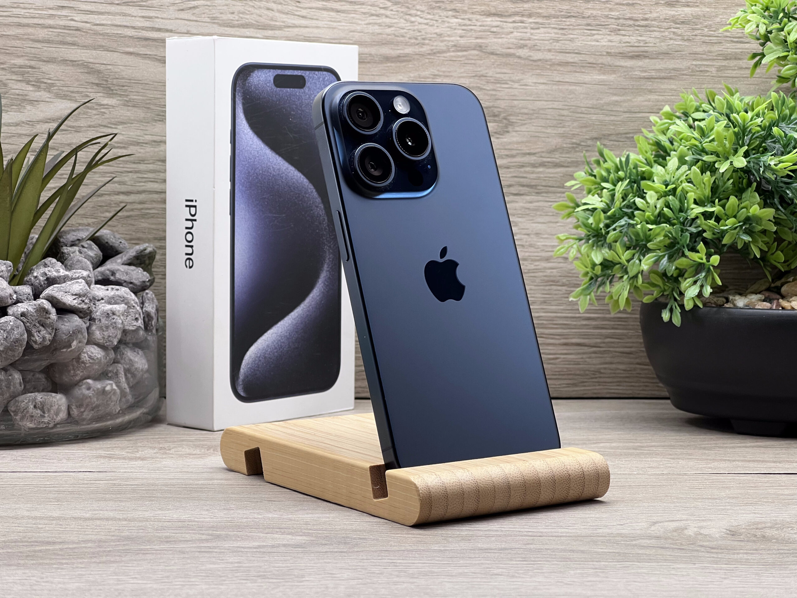 Hibátlan iPhone 15 Pro Blue Titanium 128GB 2 ÉV Garanciával Számlával 91% Akku