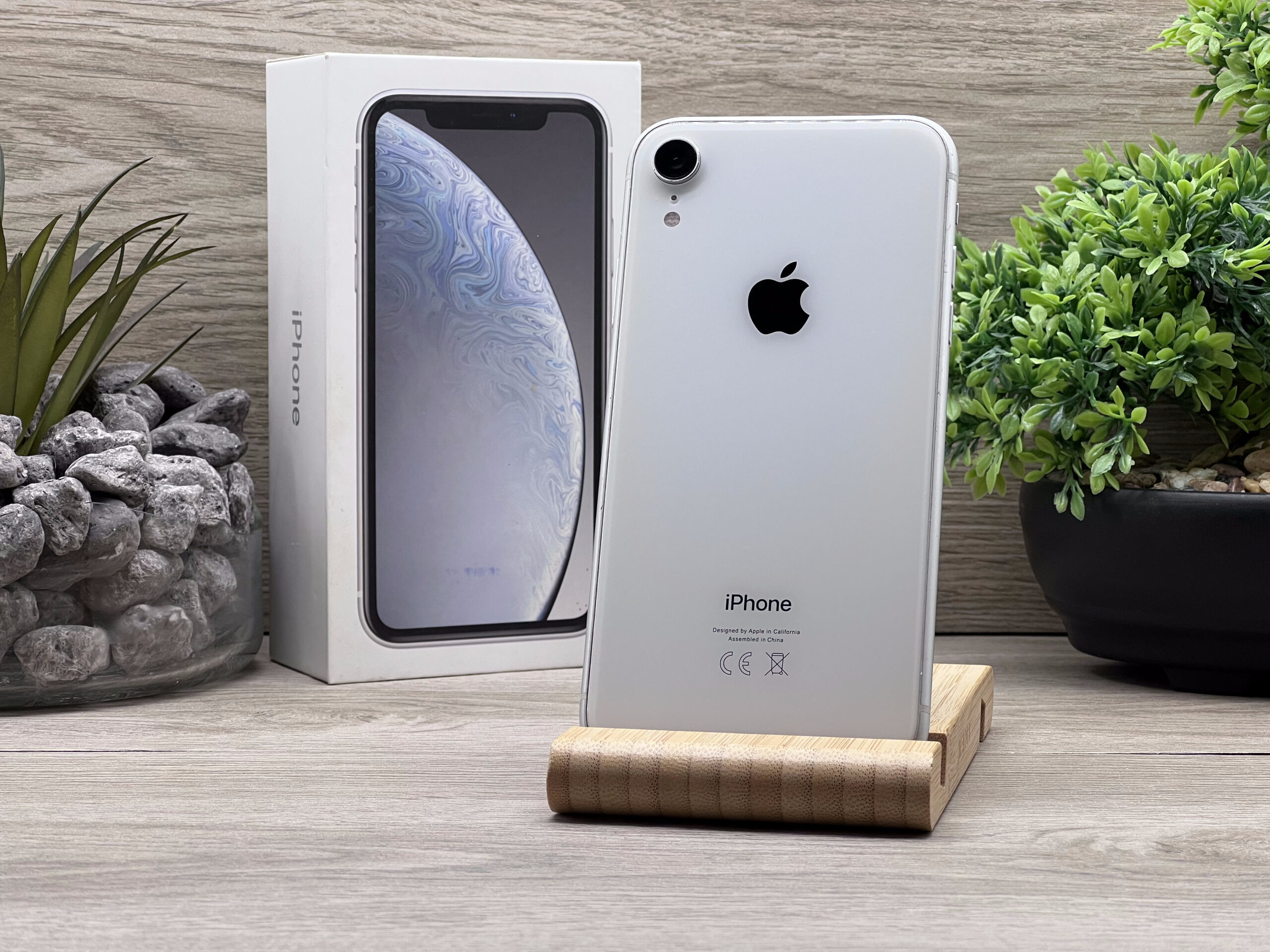 iPhone XR White 64GB 2 ÉV Garanciával Számlával 94% Akku