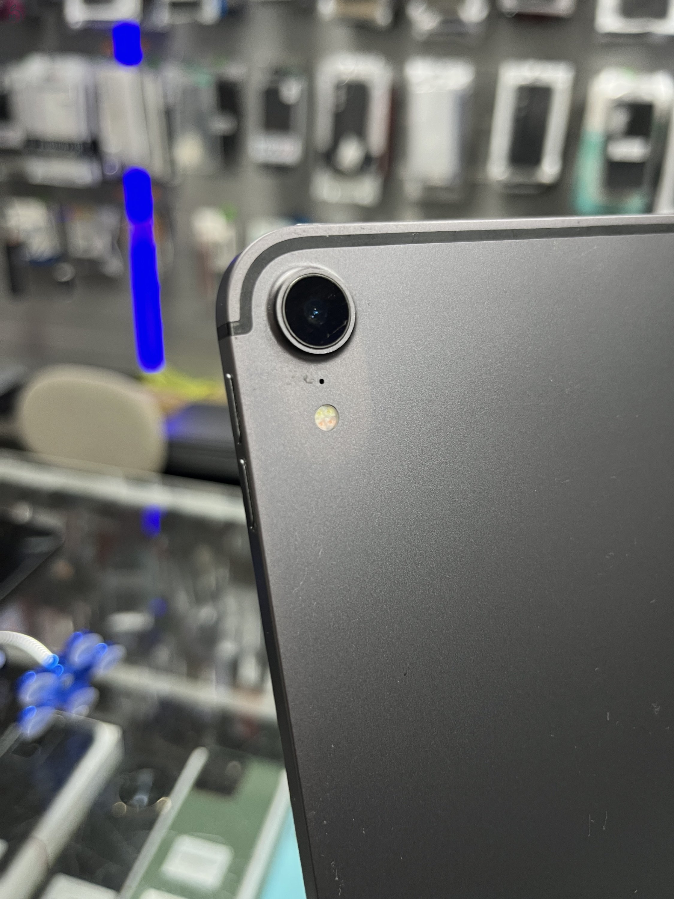 IPAD PRO 11 1.Gen 2018 256GB Wifi+Cellular , Nagyon jó akkukkal, Garanciával, üzletből.