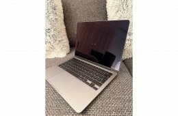 Hibátlan, új állapotú M2 MacBook Air 13'. 46 töltési ciklus - 98% akksi, HUN