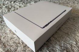 Hibátlan, új állapotú M2 MacBook Air 13'. 46 töltési ciklus - 98% akksi, HUN