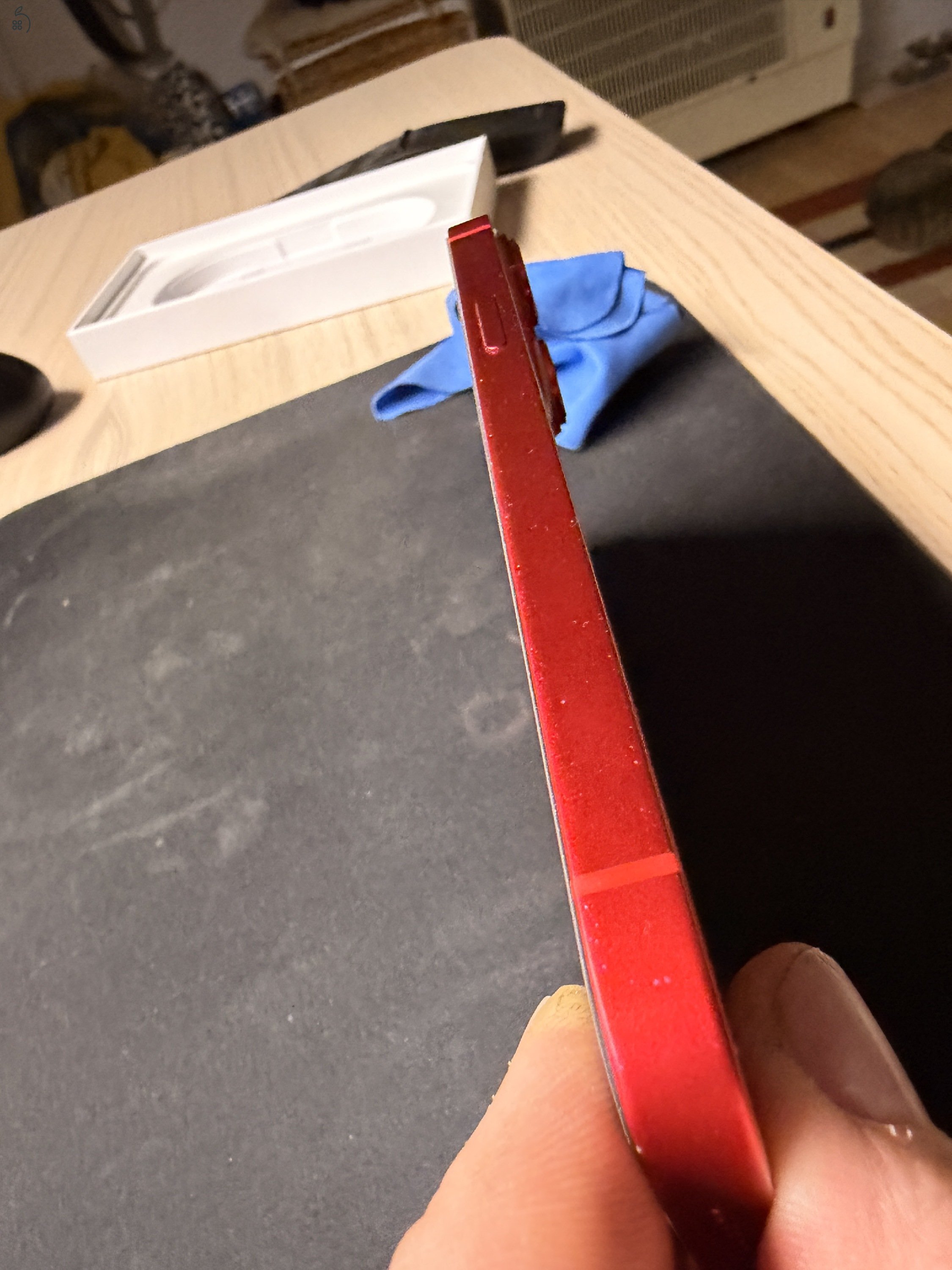 Iphone 14 pplus Product Red