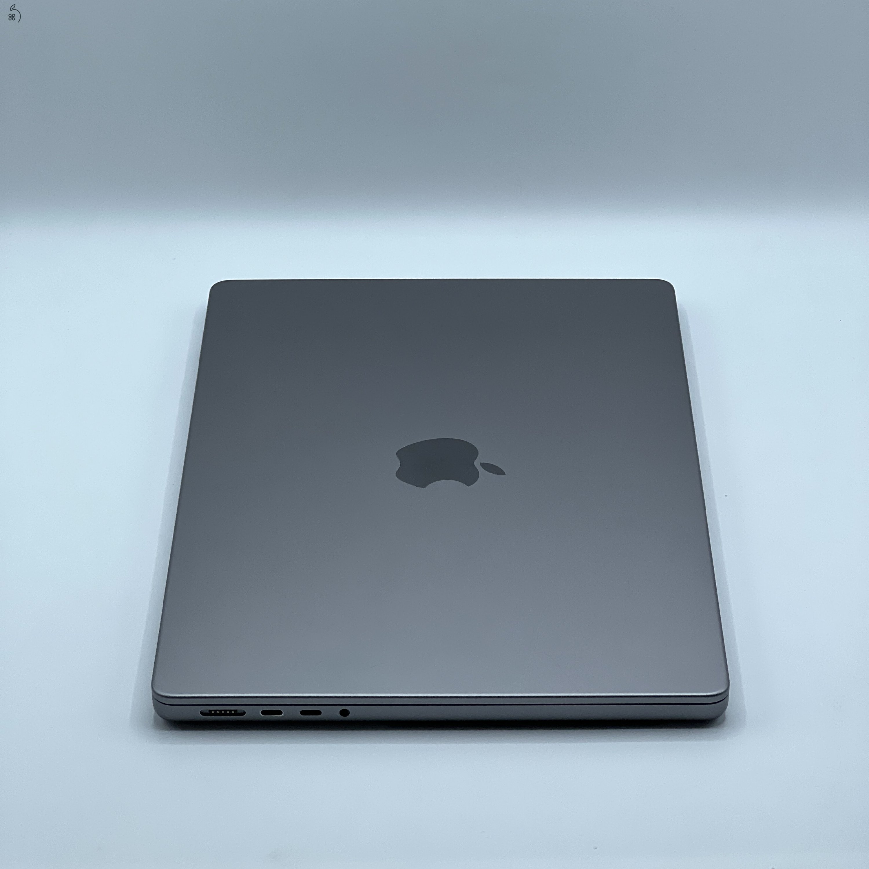 MacBook Pro 14″ 2021, M1 Pro 10 core, 32 GB RAM, 1TB ssd  27% Áfás