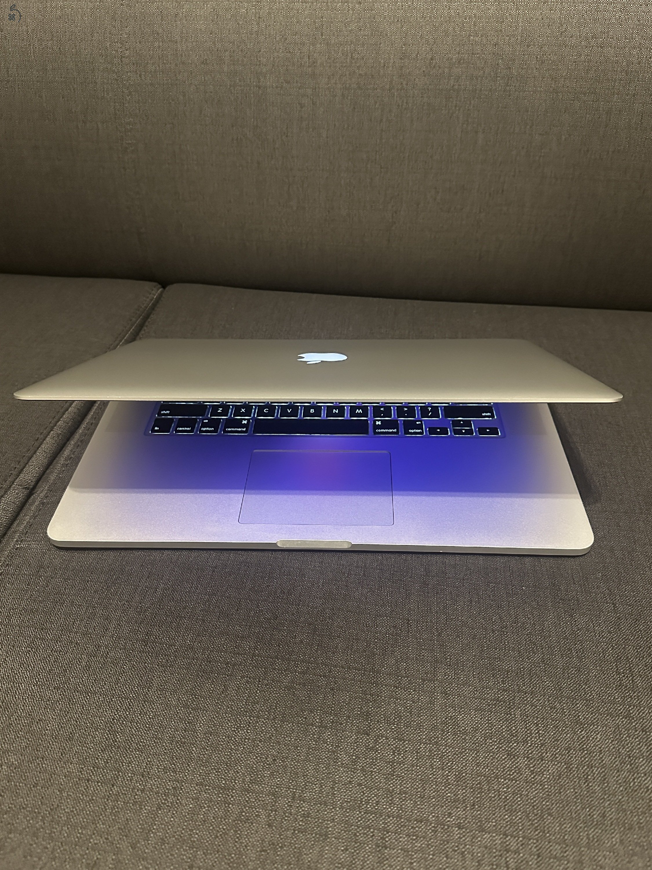 MacBook Pro 15” Retina Mid-2015 – 325 ciklusos akku!! i7/16GB/512GB SSD