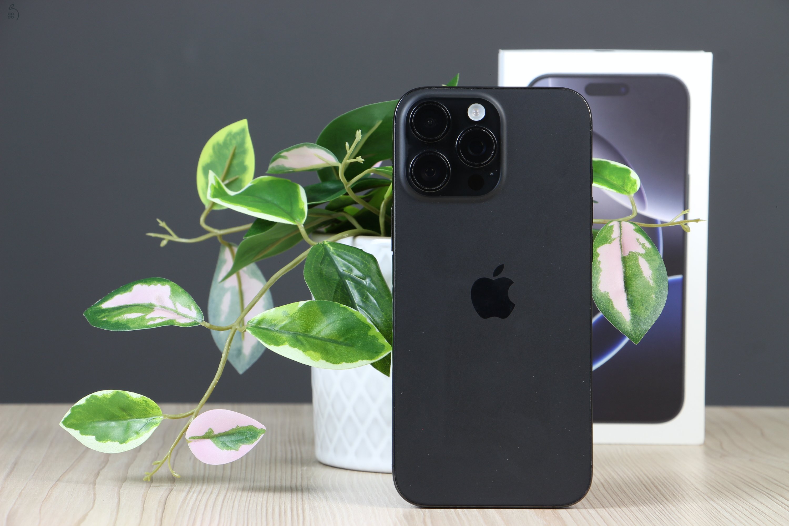 pple iPhone 16 Pro Max 256GB Black Titanium B US-7423