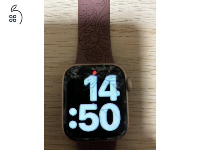 Apple Watch 4, 40 mm-es sérült , de működöképes óra