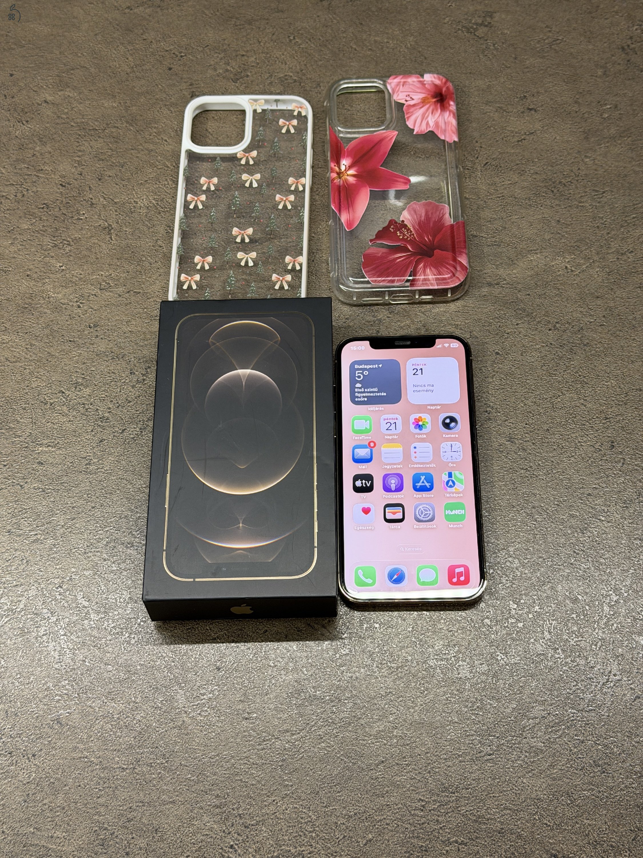 Eladó iPhone 12 Pro 128 GB Arany szín, gyönyörű állapotban,akkumulátor eredeti, állapota 83%. 