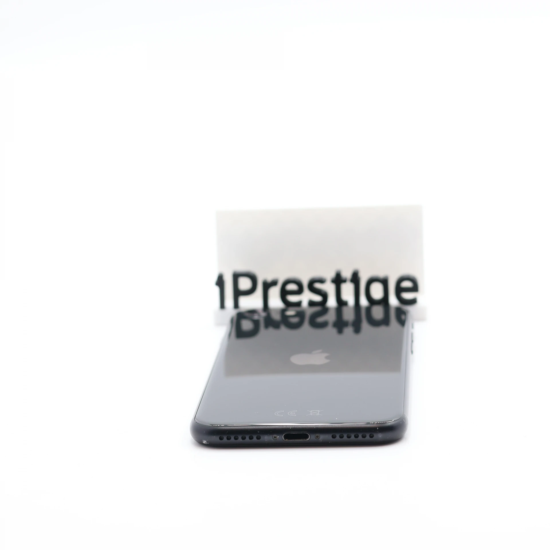 1 év garanciával! Felújított iPhone SE (2020) 64 GB Black