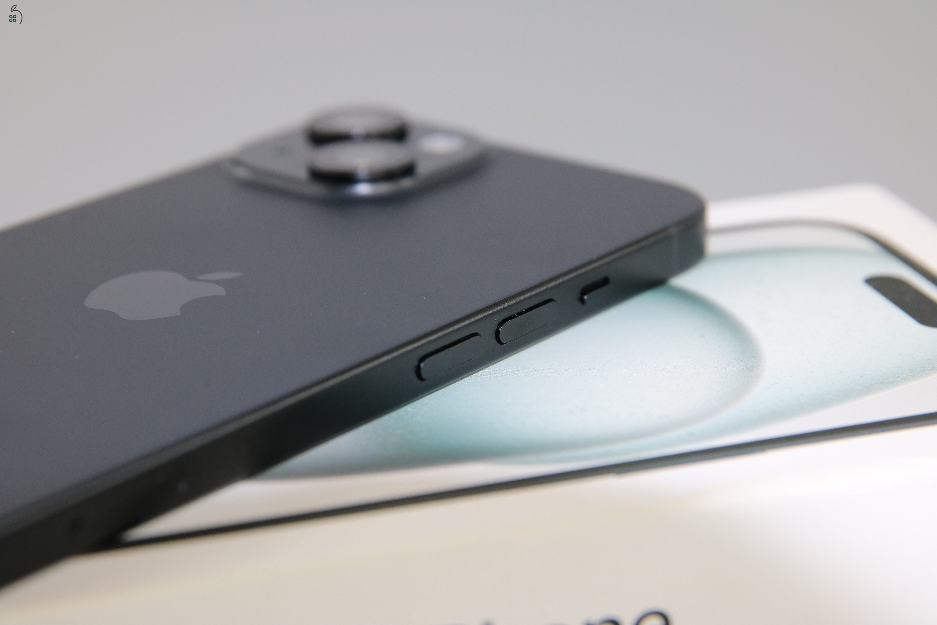 iPhone 15- 128 GB- Black, fekete – Új, sosem aktivált  + 40–50k extra