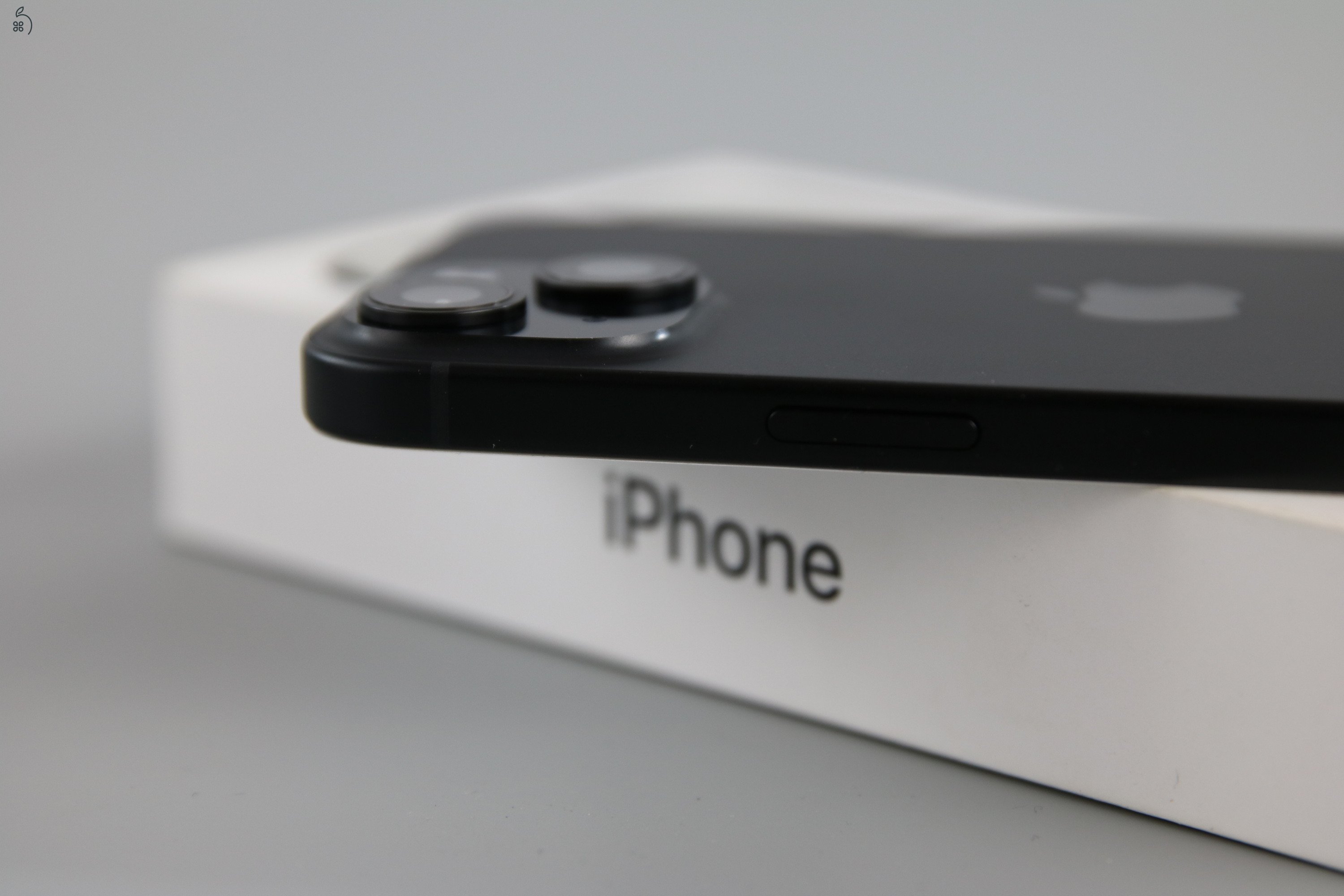 iPhone 15- 128 GB- Black, fekete – Új, sosem aktivált  + 40–50k extra