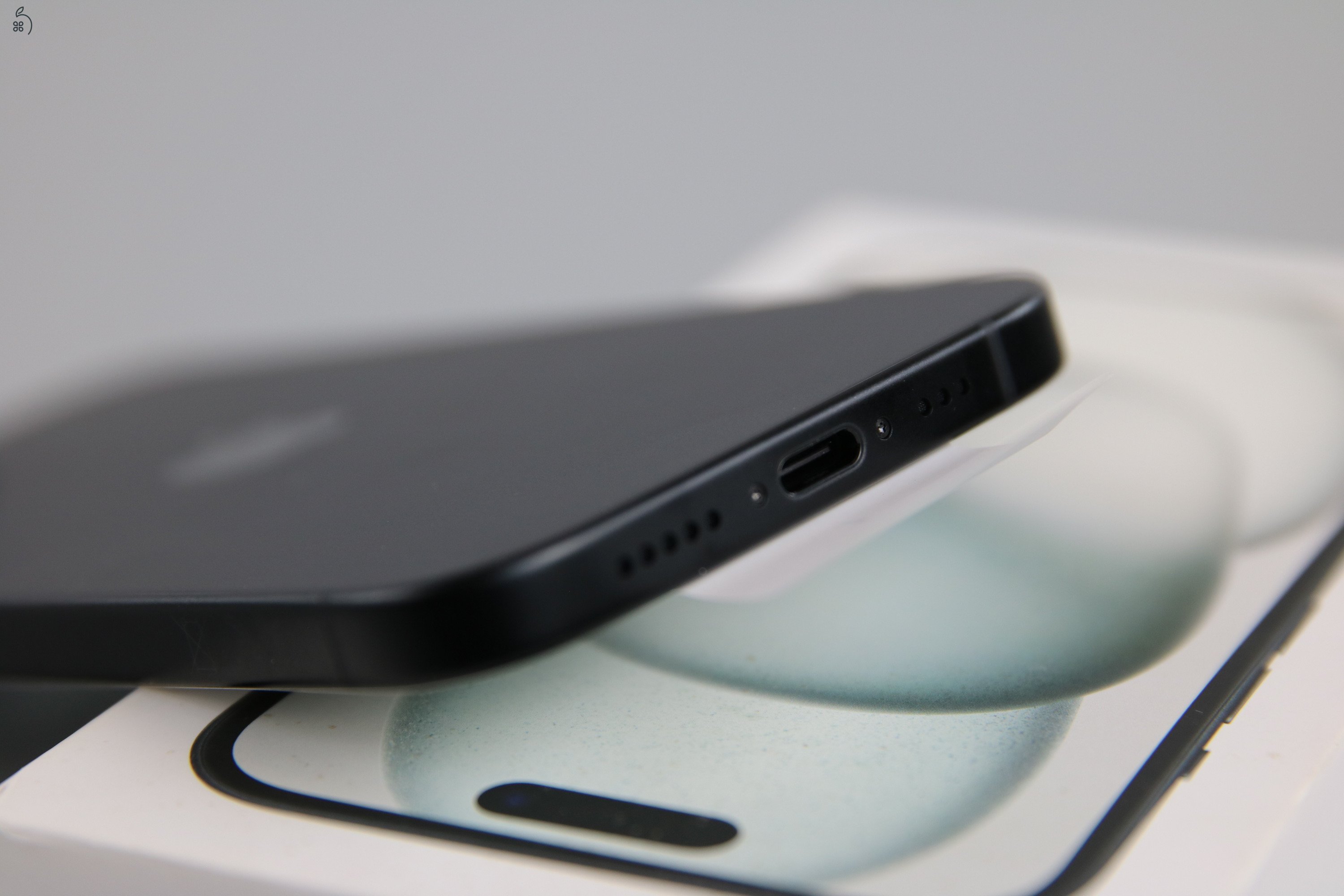 iPhone 15- 128 GB- Black, fekete – Új, sosem aktivált  + 40–50k extra