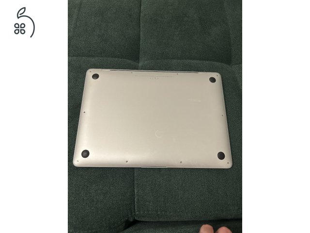 2020 M1 Macbook Air kitűnő 13”