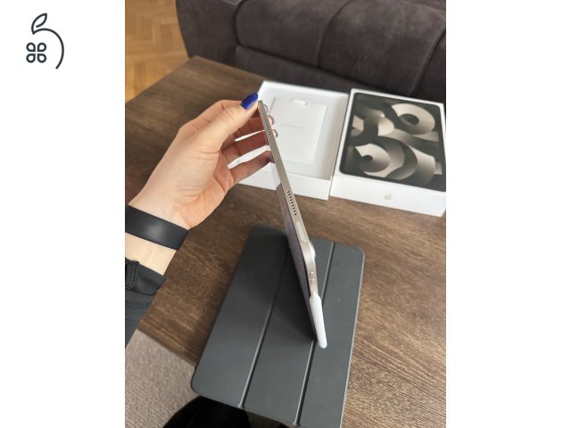 Eladó iPad Air 5. generáció – 64GB Wi-Fi – Starlight + Apple Pencil + eredeti Apple tok