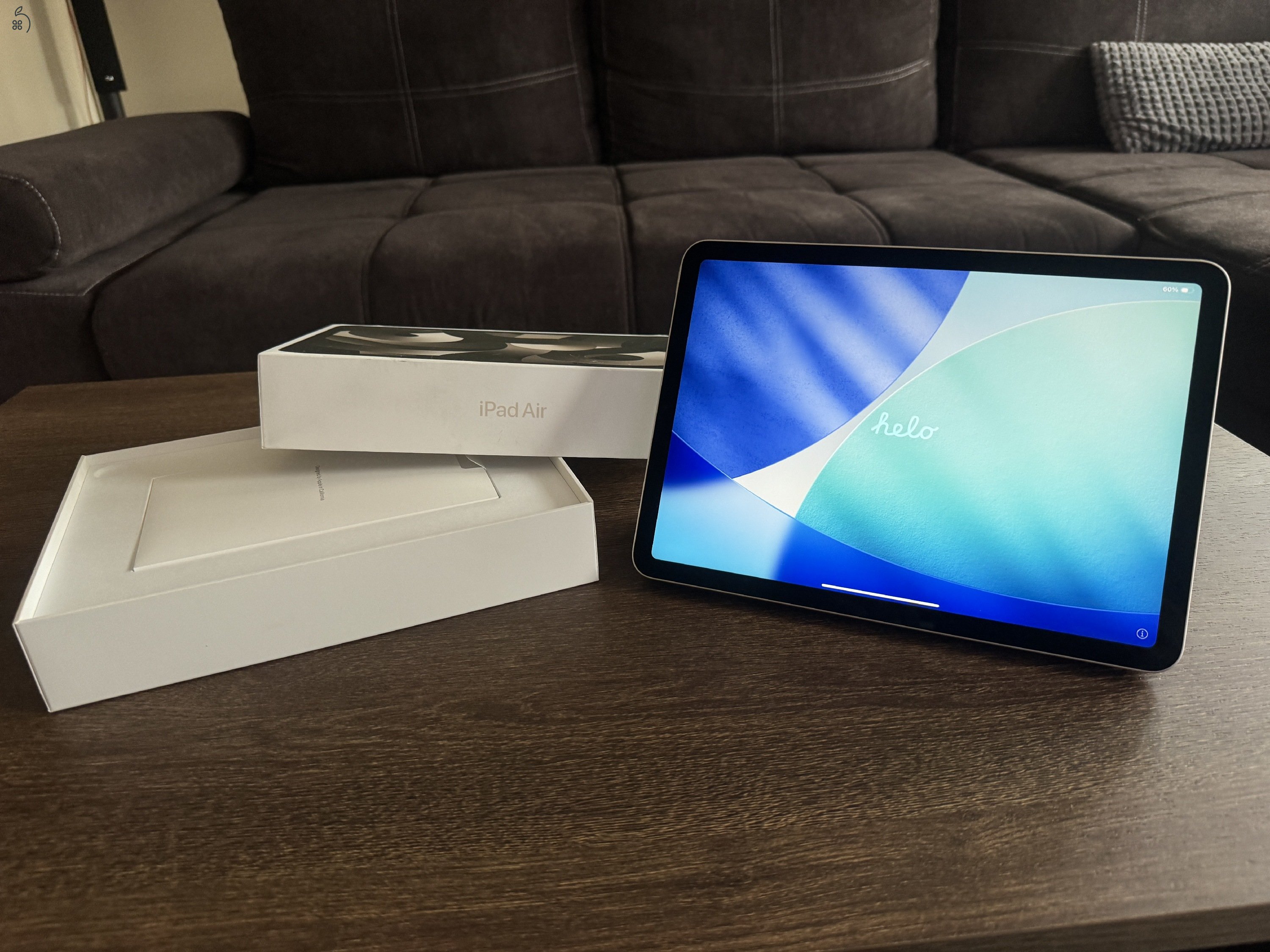 Eladó iPad Air 5. generáció – 64GB Wi-Fi – Starlight + Apple Pencil + eredeti Apple tok