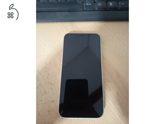 Fehér iPhone 12 eladó