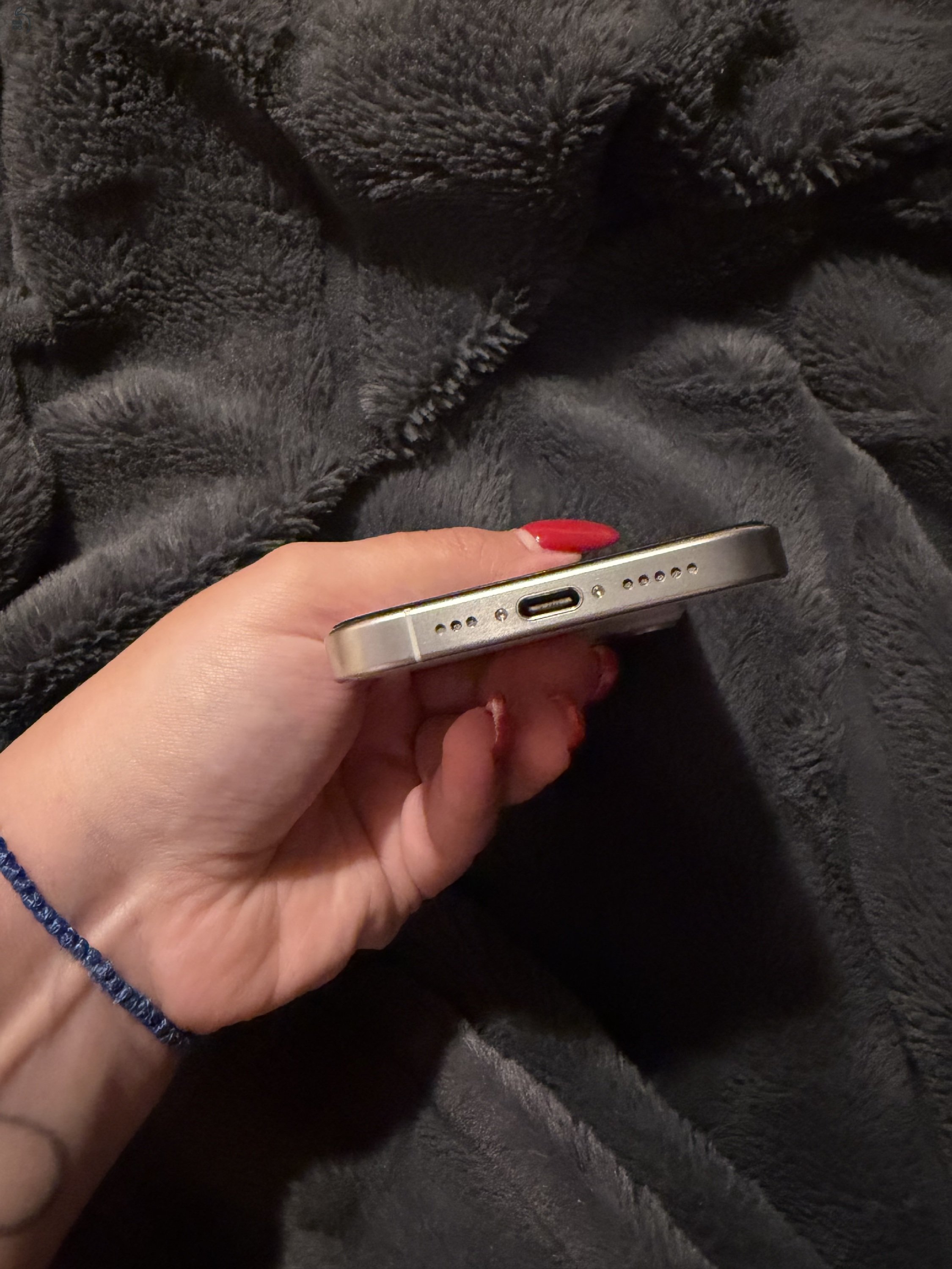 Eladó iPhone 15 Pro 256 GB silver 