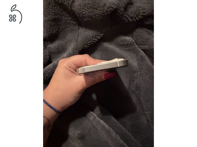 Eladó iPhone 15 Pro 256 GB silver 