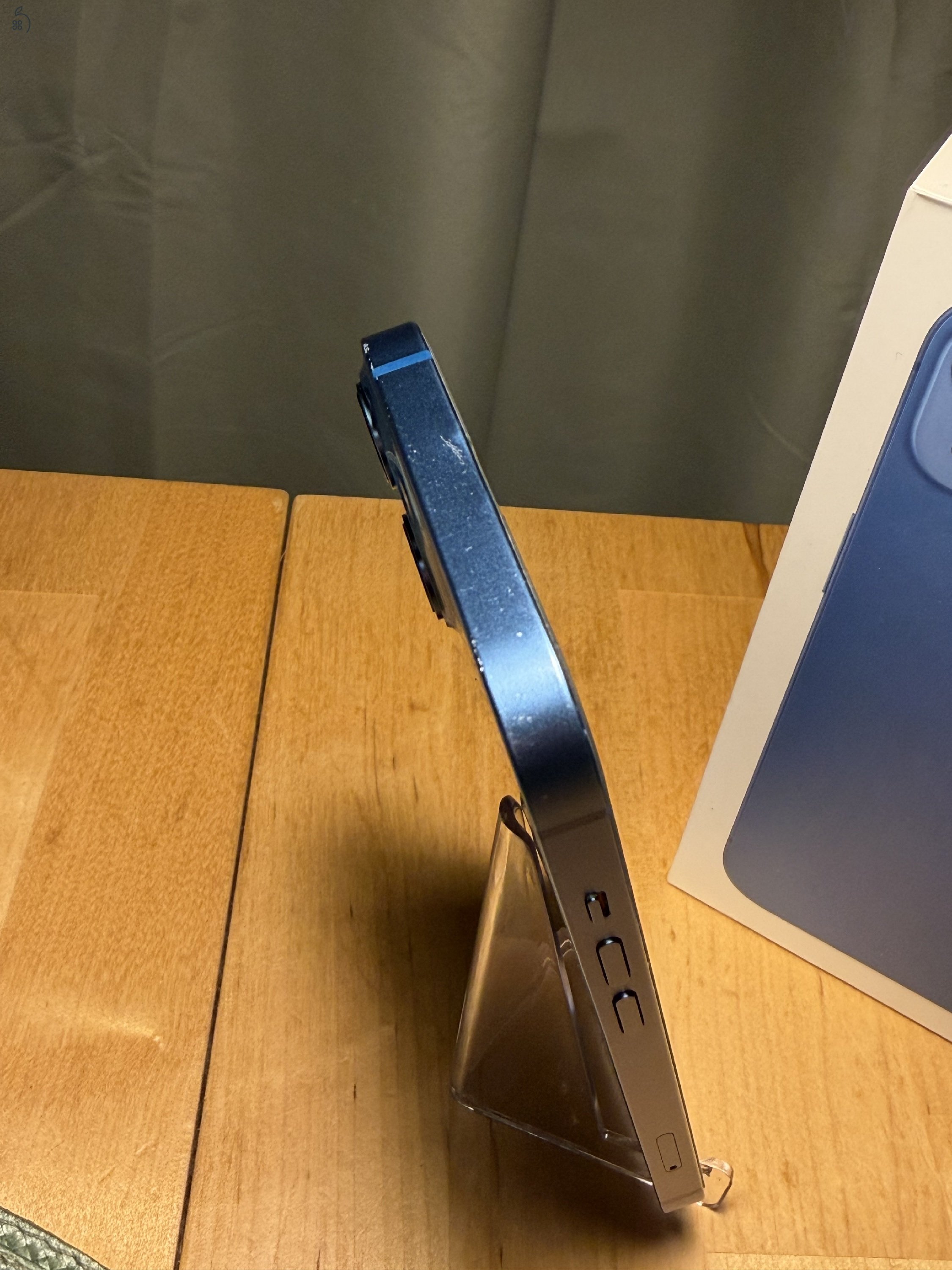 iPhone 13 256GB kék - Vodafone függő