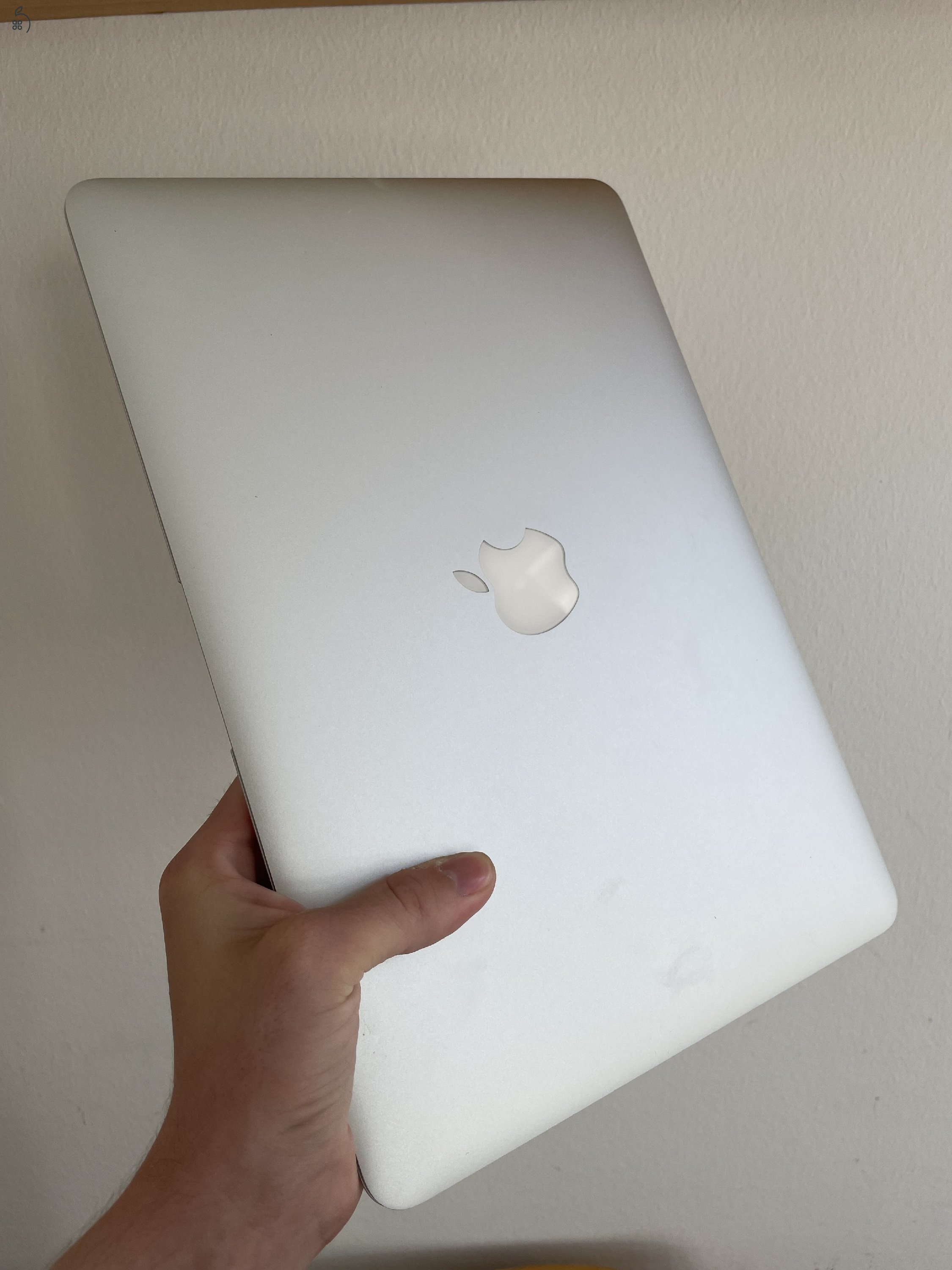 Ritka i7-es MacBook Air 13” (2015) - Jó akku, szép állapotban!