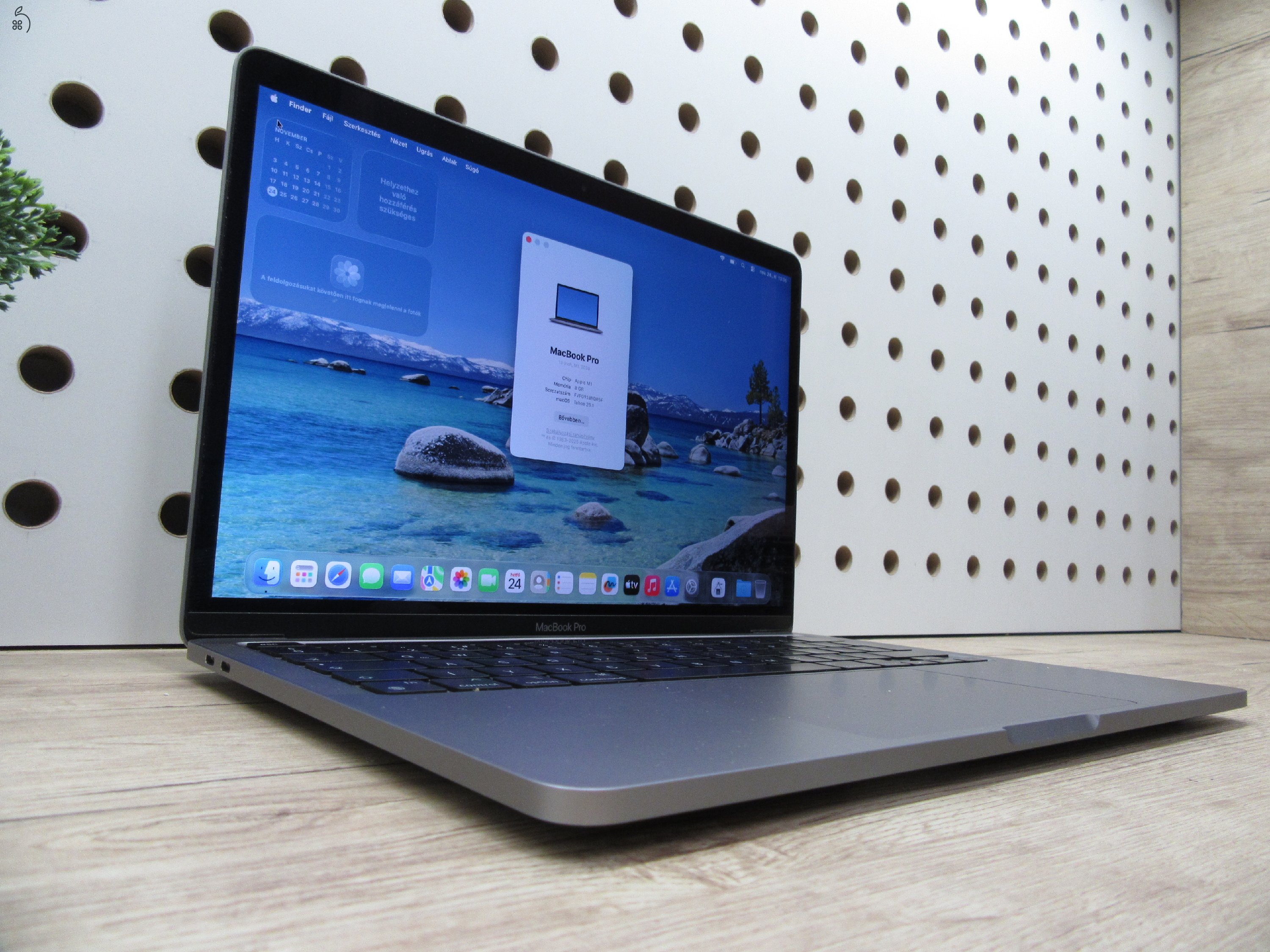 Apple MacBook Pro 13” (2020, M1) – Retina 2560×1600, akár 17 óra – 8 GB RAM – 500 GB SSD – Használt, karcmentes – 278 ciklus / 91% akku – 3 hónap garancia