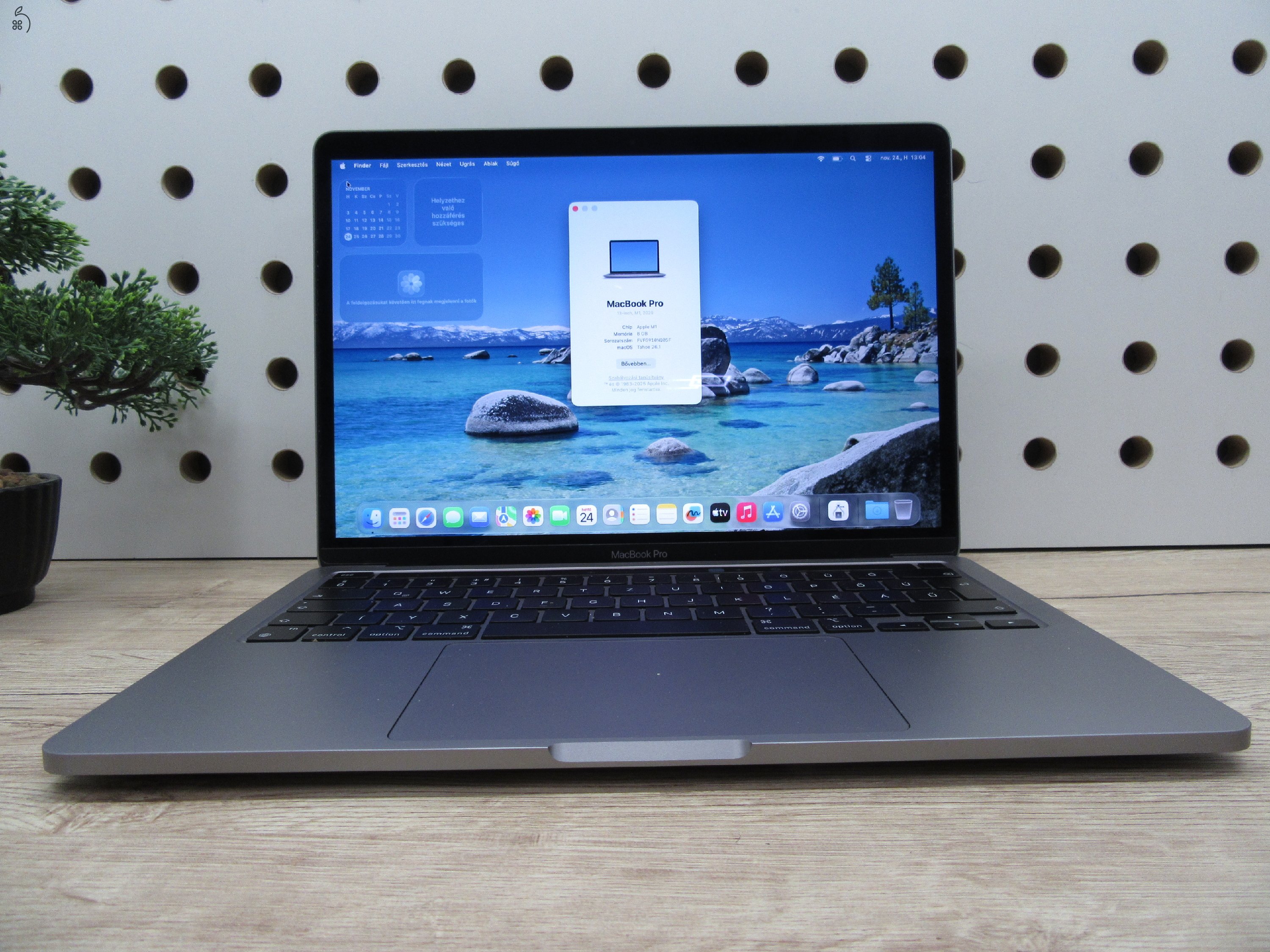 Apple MacBook Pro 13” (2020, M1) – Retina 2560×1600, akár 17 óra – 8 GB RAM – 500 GB SSD – Használt, karcmentes – 278 ciklus / 91% akku – 3 hónap garancia