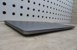 Apple MacBook Pro 13” (2020, M1) – Retina 2560×1600, akár 17 óra – 8 GB RAM – 500 GB SSD – Használt, karcmentes – 278 ciklus / 91% akku – 3 hónap garancia