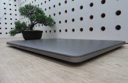 Apple MacBook Pro 13” (2020, M1) – Retina 2560×1600, akár 17 óra – 8 GB RAM – 500 GB SSD – Használt, karcmentes – 278 ciklus / 91% akku – 3 hónap garancia