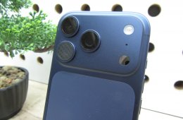 Apple iPhone 17 Pro – Deep Blue – ProMotion 120 Hz, titán dizájn, USB-C – 256 GB – Használt, újszerű – 100% akku – Apple garancia 2026. 10. 26-ig