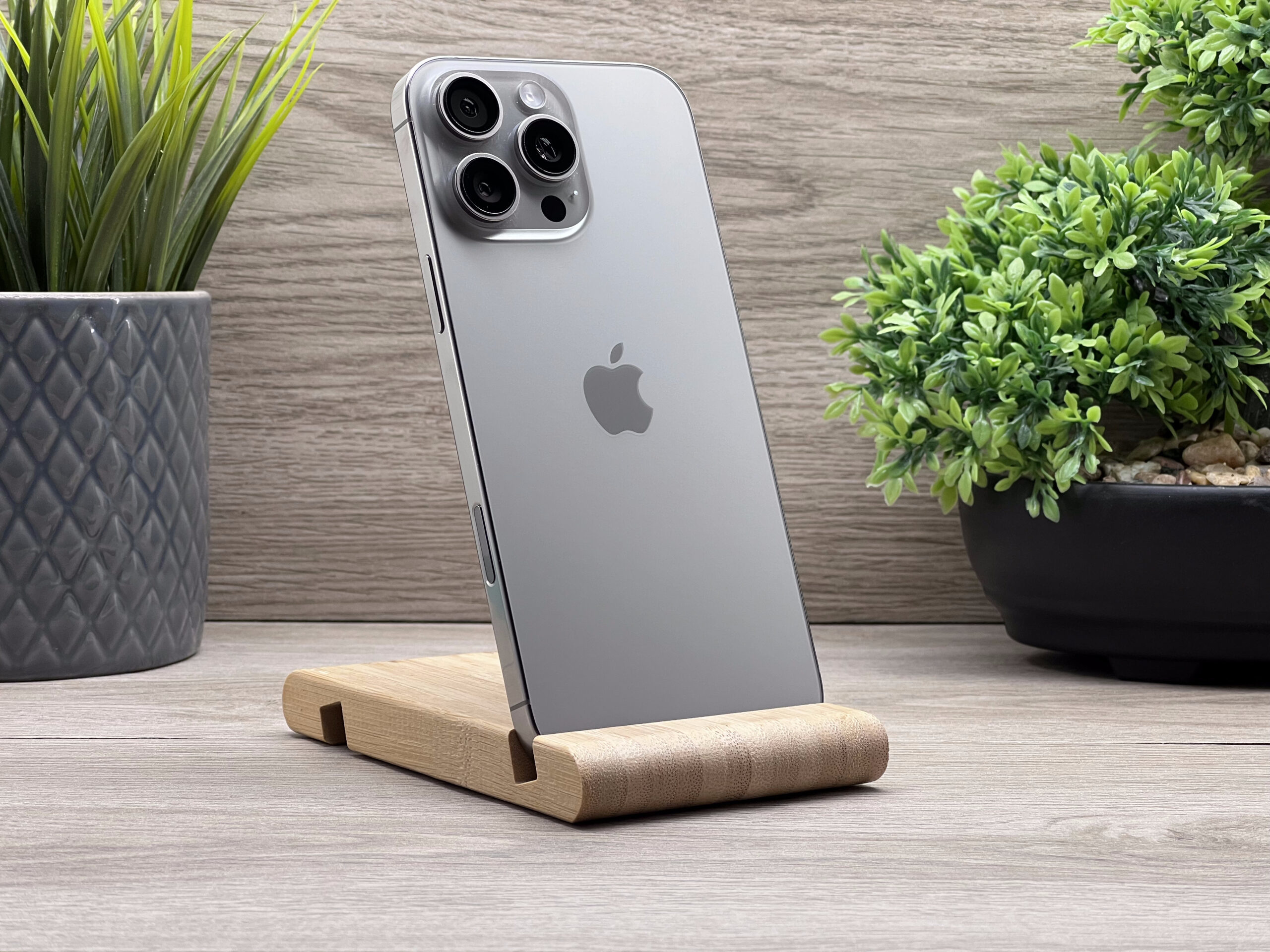 iPhone 16 Pro Max Natural Titanium 256GB 2 ÉV Garanciával Számlával 95% Akku