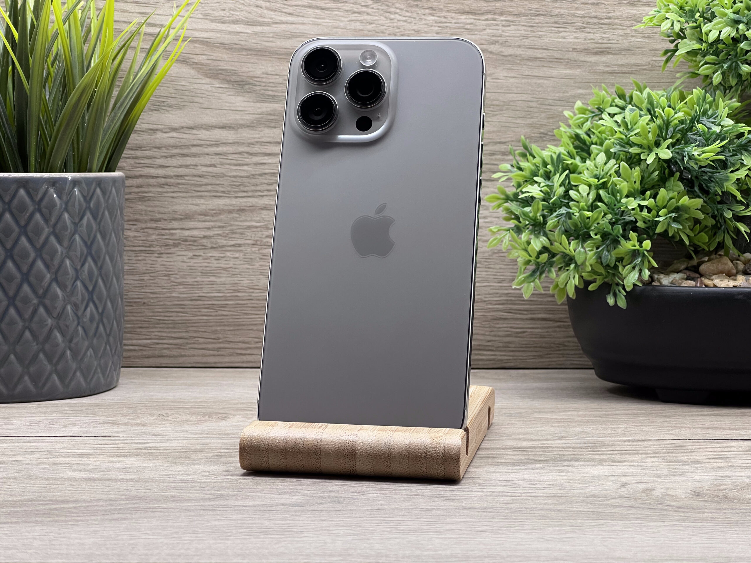 iPhone 16 Pro Max Natural Titanium 256GB 2 ÉV Garanciával Számlával 95% Akku