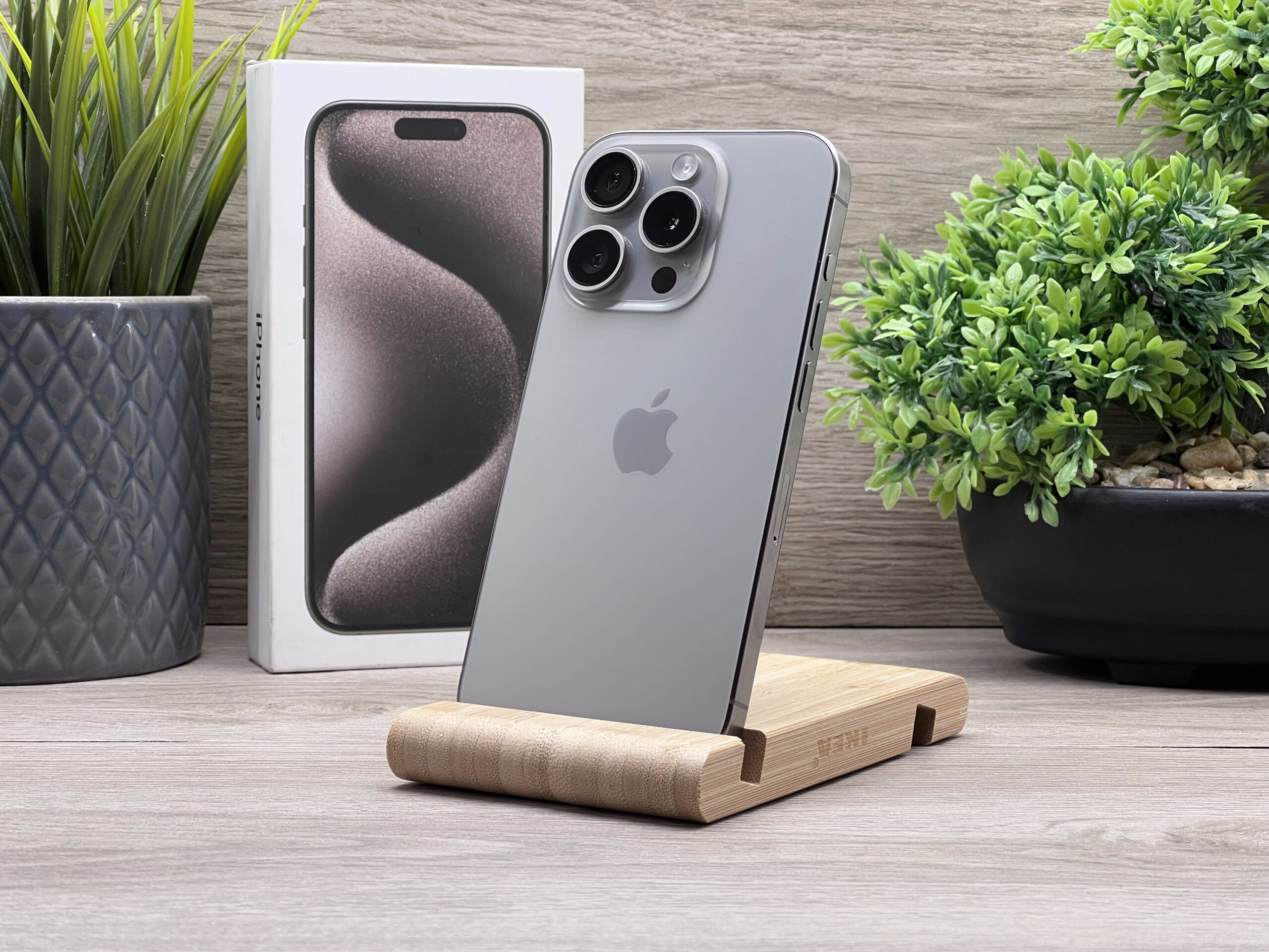 Hibátlan iPhone 15 Pro Natural Titanium 128GB 2 ÉV Garanciával Számlával 92% Akku