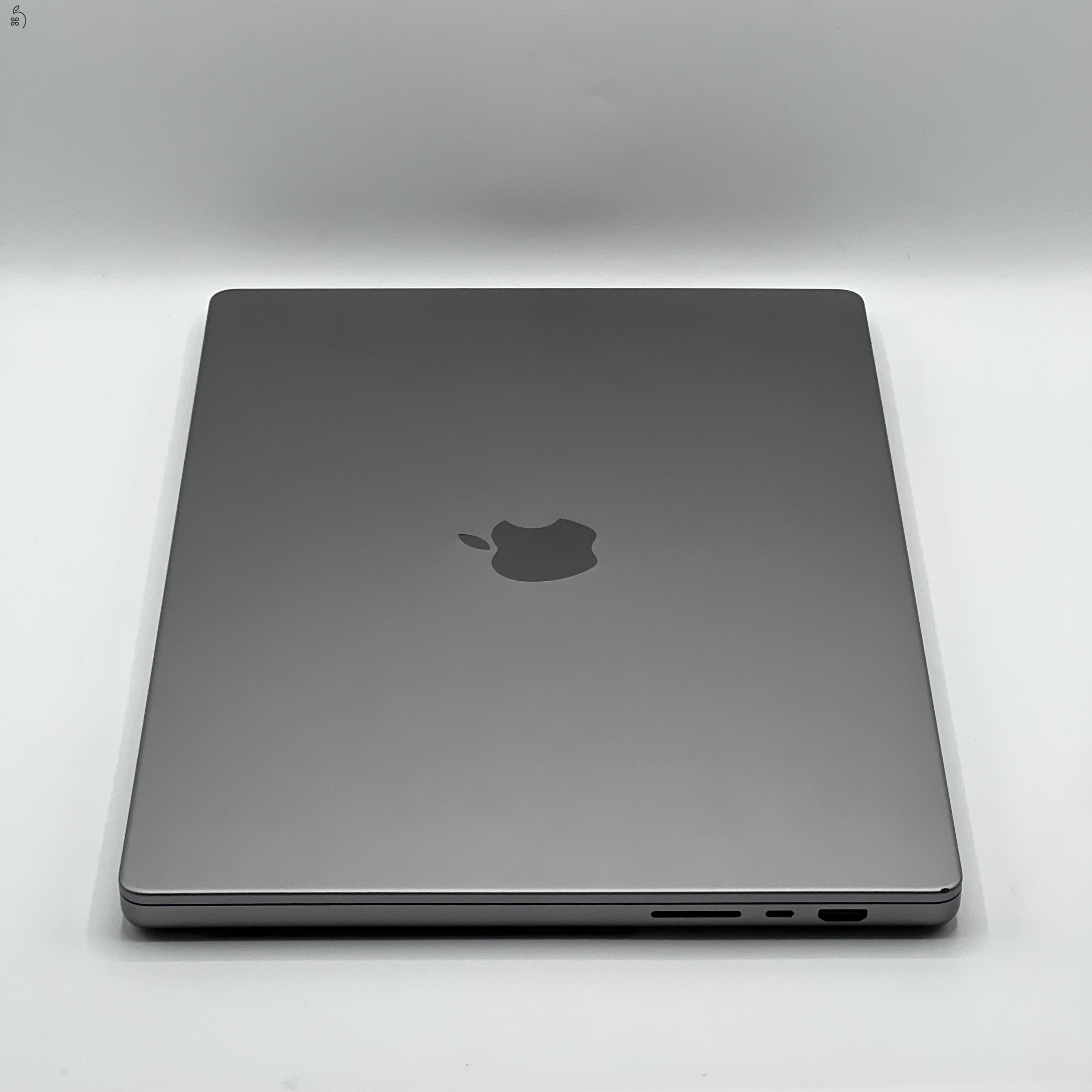 MacBook Pro 16″ 2021, M1 Max 10 Cores, 32 GB RAM, 24 core GPU, 2TB SSD 27% Áfás