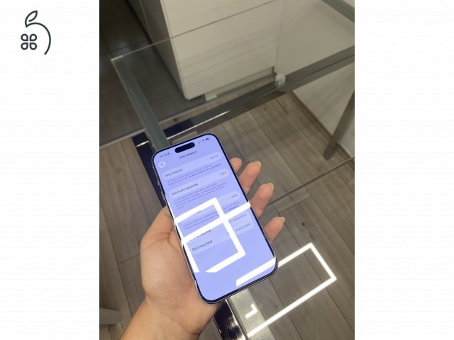  iPhone 15 Pro (1 TB, fehér titán, kártyafüggetlen)