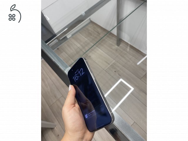  iPhone 15 Pro (1 TB, fehér titán, kártyafüggetlen)